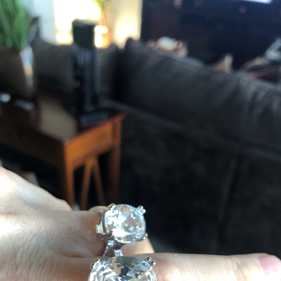 Stunning White Sapphire Ring - Picture 4 of 5